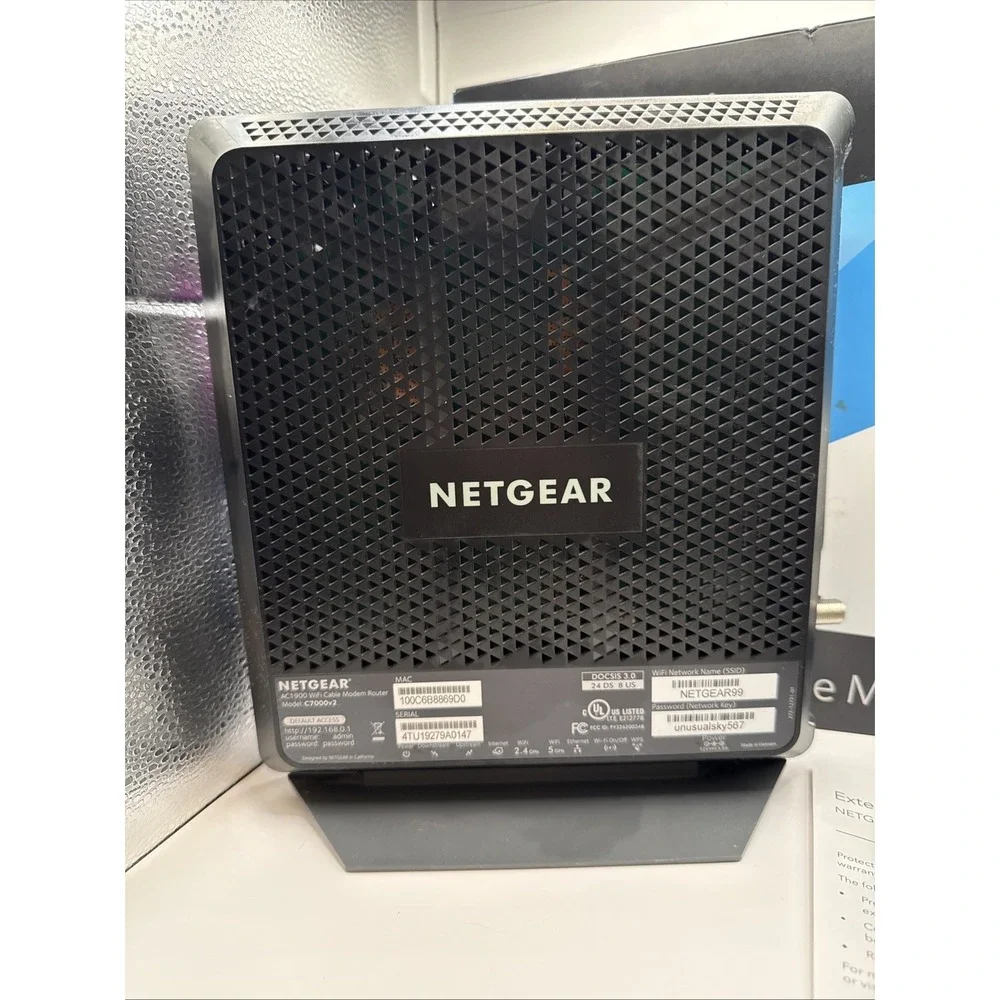 NETGEAR Nighthawk AC1900 WiFi DOCSIS 3.0 Cable Modem Router (C7000) - Picture 4 of 8
